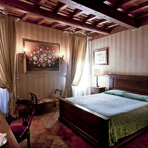 Apartahotel Castle Of Glamour Xvi Century Luxury, Roma