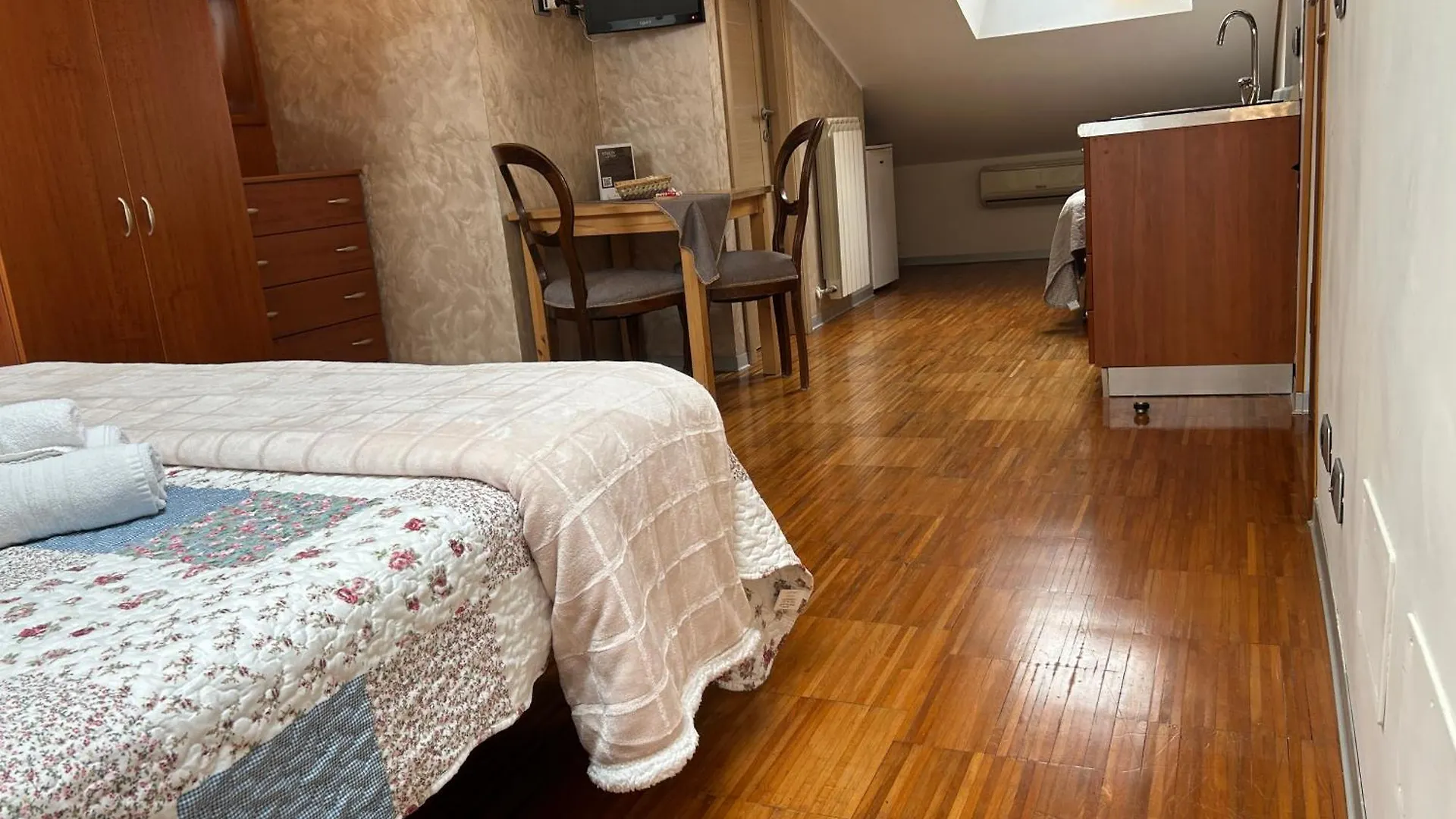 Aurelia Garden Gold B&B Rom Frühstückspension